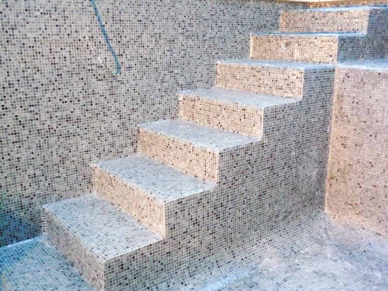 Mosaïques pour piscine : choisissez les meilleurs produits et conseils